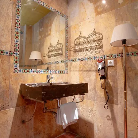 Safestay Mezquita Catedral Gasthof 2*