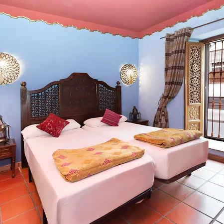 Safestay Mezquita Catedral Guest house