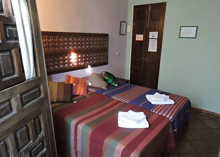 Safestay Mezquita Catedral בית הארחה